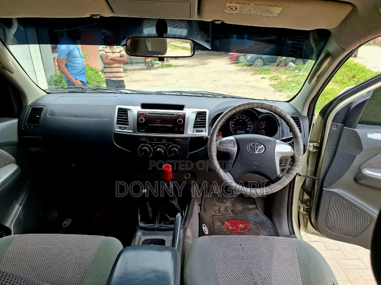 Toyota Hilux 2016 Gold