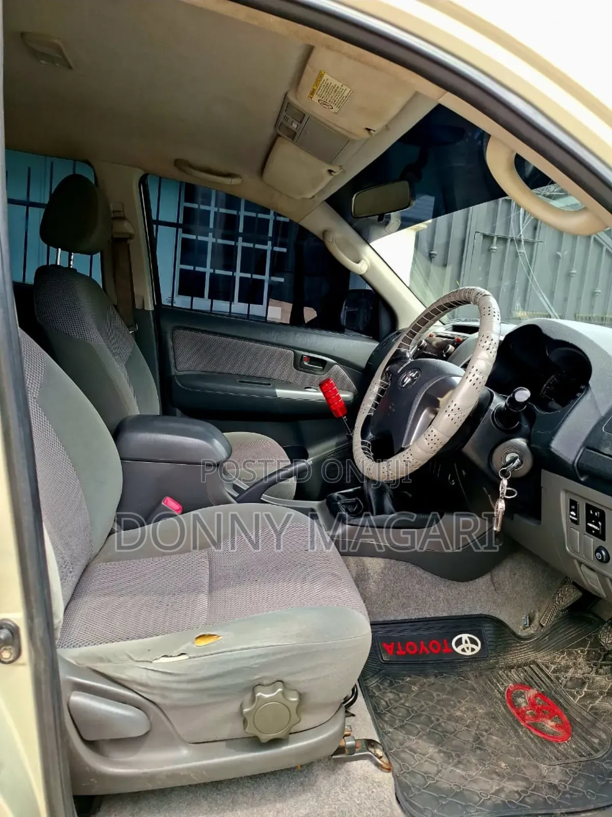 Toyota Hilux 2016 Gold