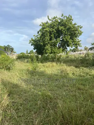 Plot for Sale CQMT 3400 Bei Million 500