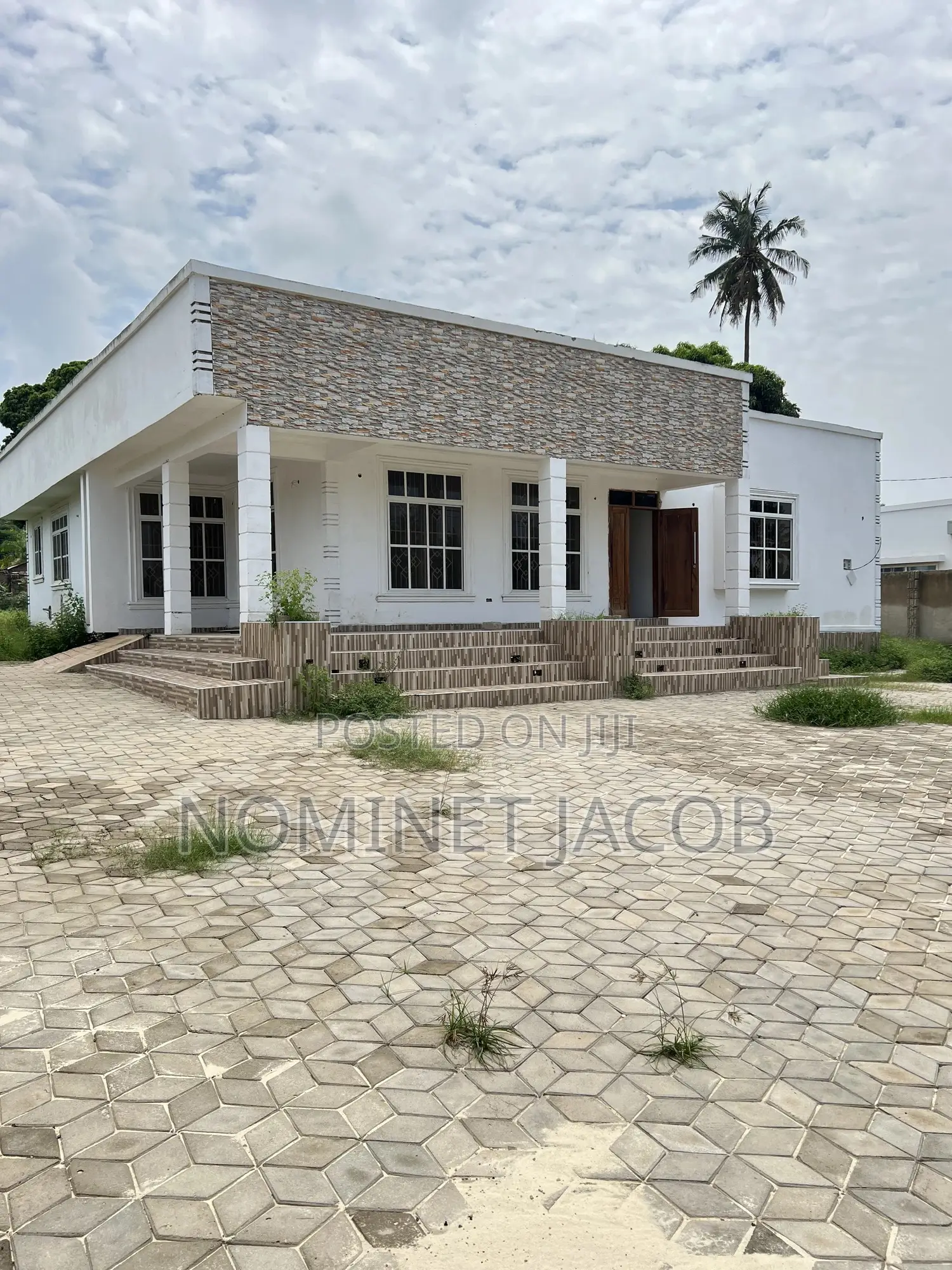 3bdrm House in Salasala Mboma Road, Kunduchi for sale