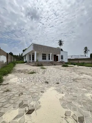 3bdrm House in Salasala Mboma Road, Kunduchi for sale
