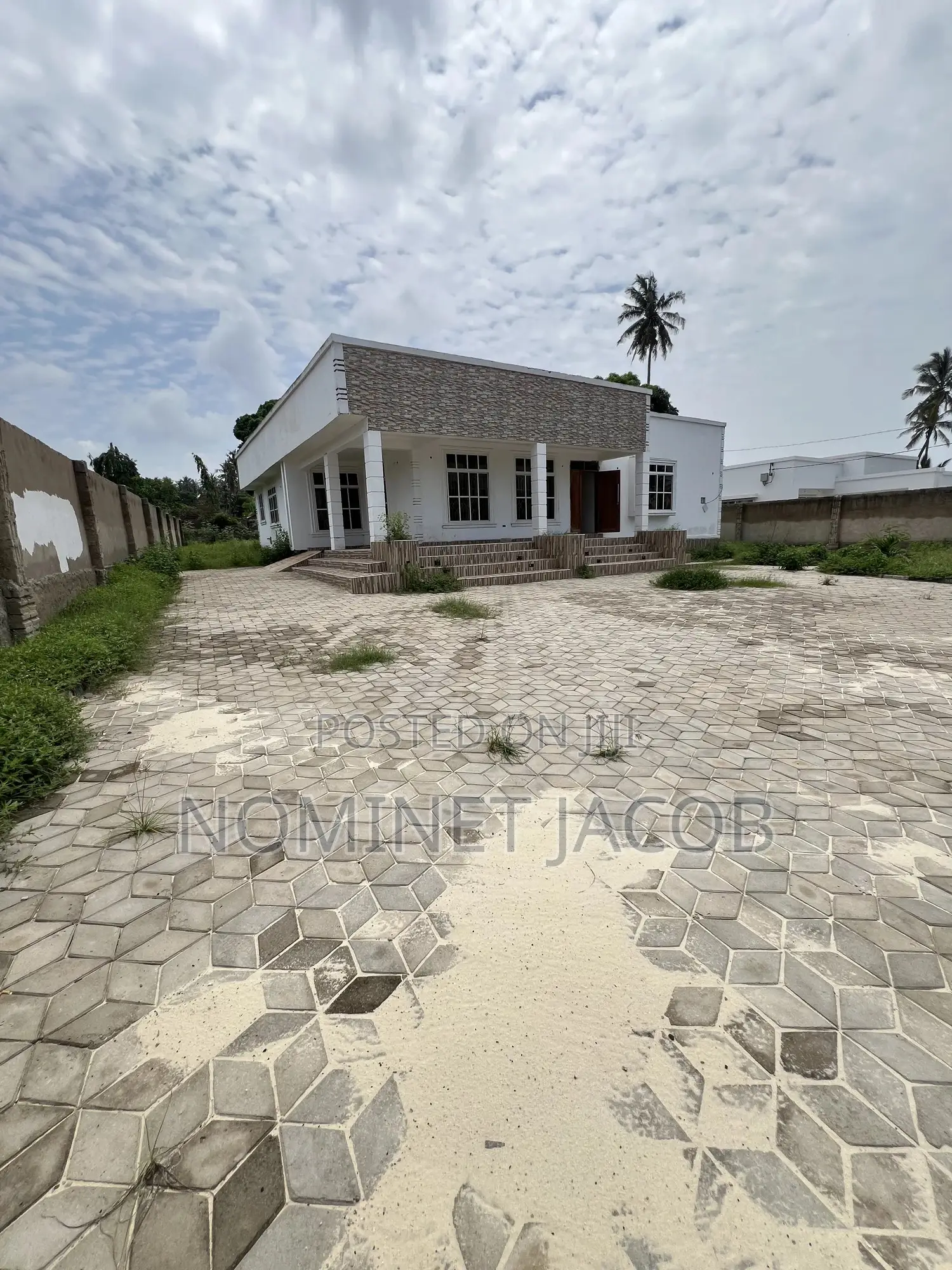 3bdrm House in Salasala Mboma Road, Kunduchi for sale