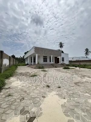3bdrm House in Salasala Mboma Road, Kunduchi for sale