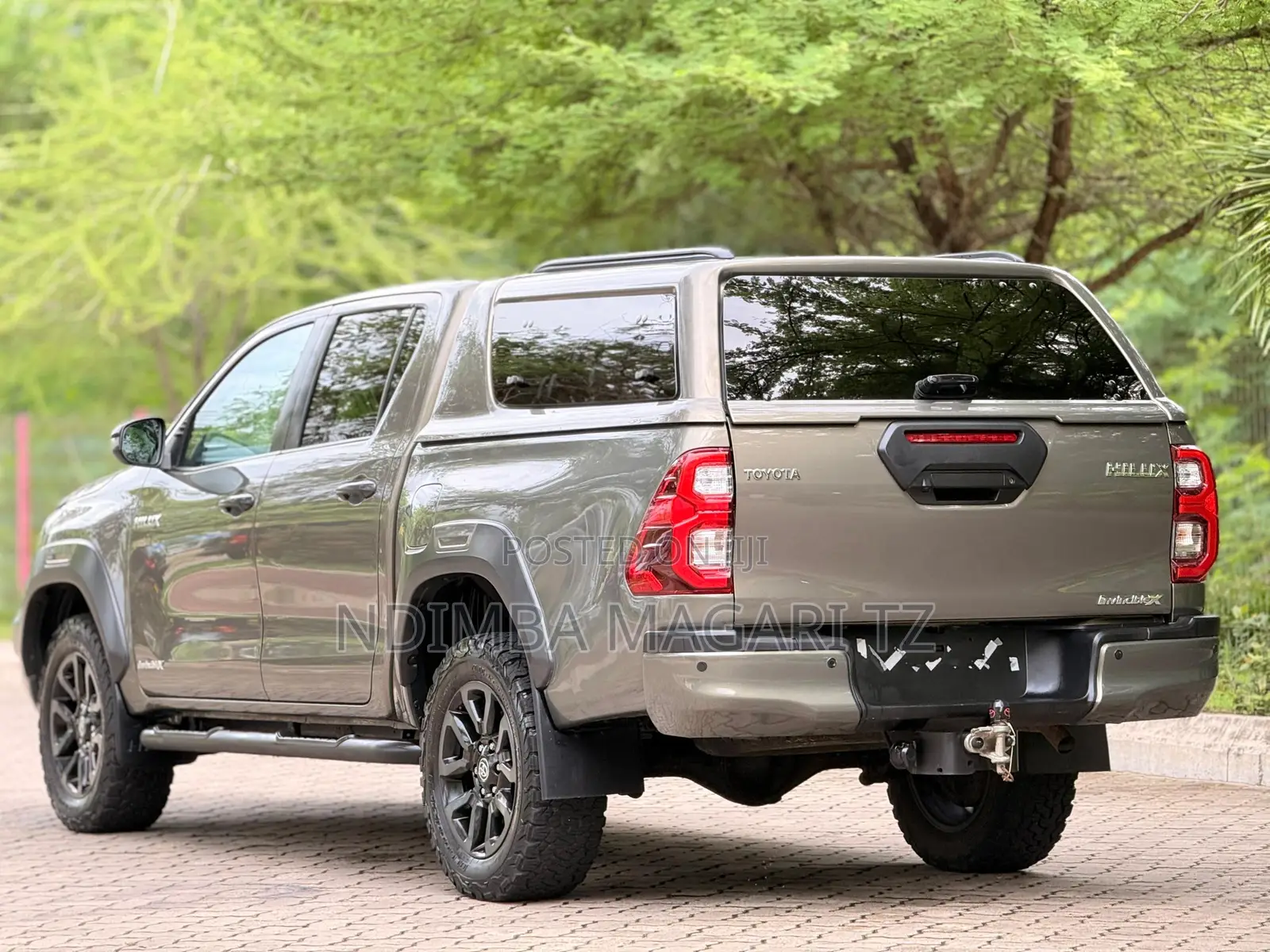 Toyota Hilux 2021 Gray