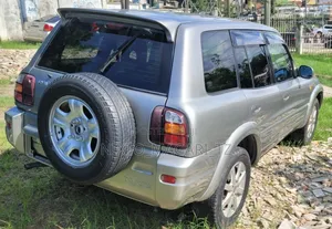 Toyota RAV4 1999 Silver