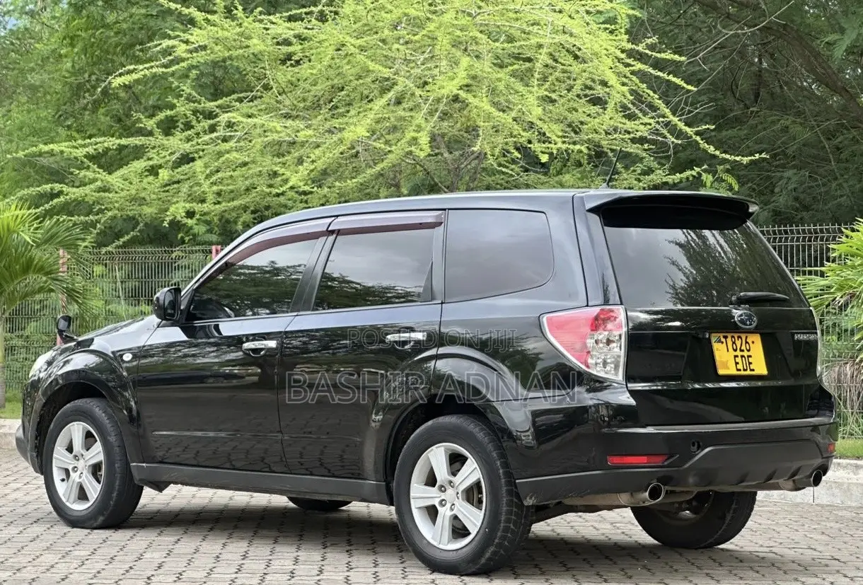 Subaru Forester 2010 Black