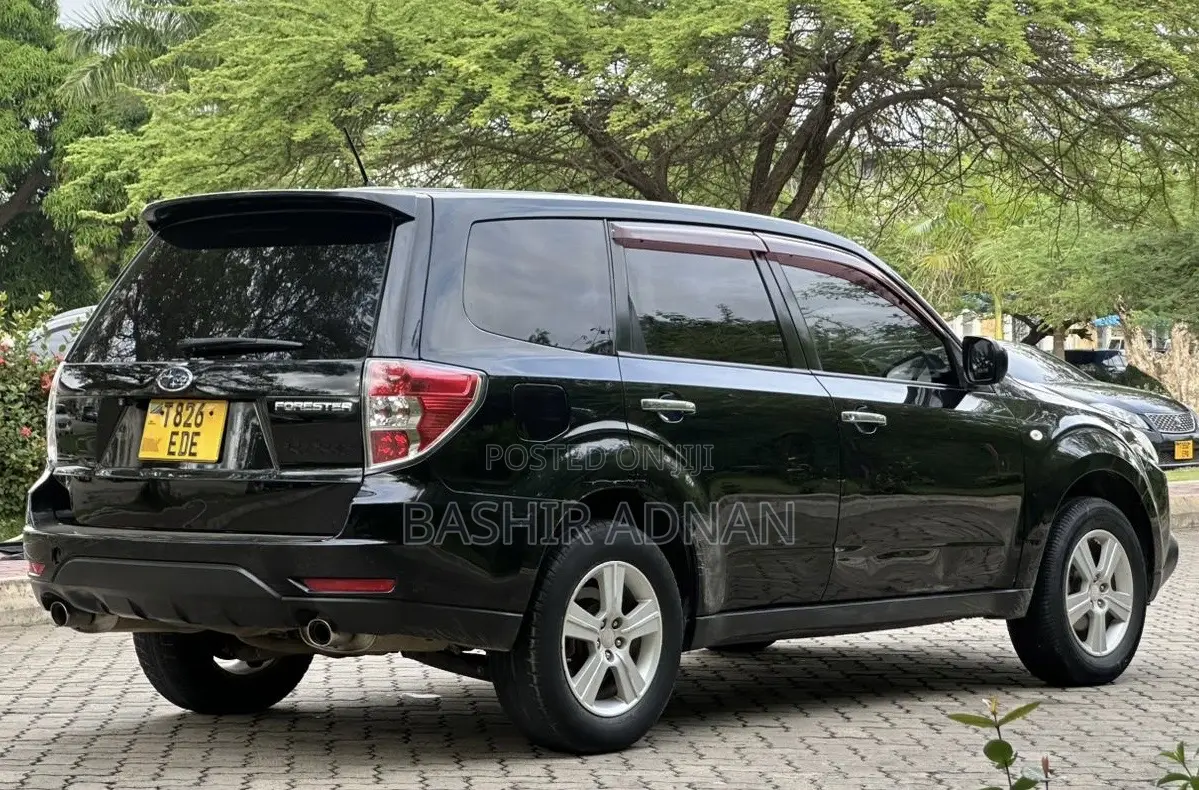 Subaru Forester 2010 Black
