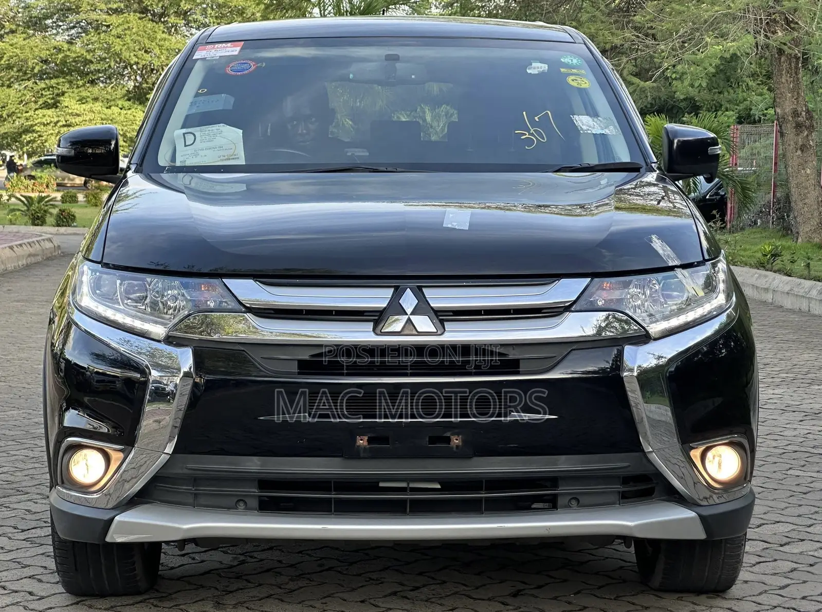 Mitsubishi Outlander 2015 Black