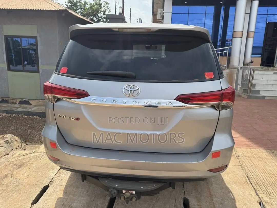 Toyota Fortuner 2.8 D AWD 2019 Silver