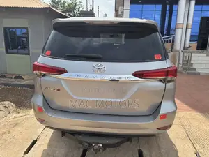 Toyota Fortuner 2.8 D AWD 2019 Silver