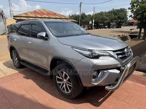 Toyota Fortuner 2.8 D AWD 2019 Silver