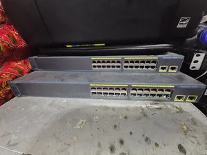 Cisco Switch 2960 Series 24 Ports