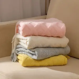Luxury Sofa Throw Blanket With Matching Cushion – Modern Design