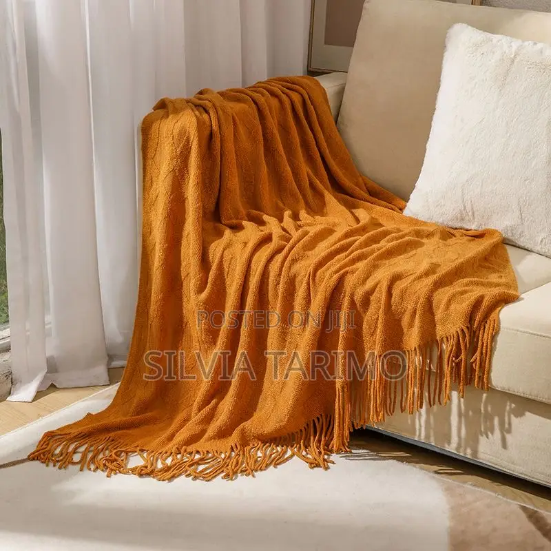 Luxury Sofa Throw Blanket With Matching Cushion – Modern Design
