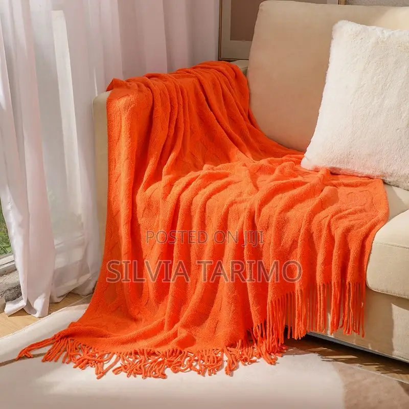 Luxury Sofa Throw Blanket With Matching Cushion – Modern Design
