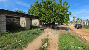 Plot Area SQM 1000 for Sale at Salasala