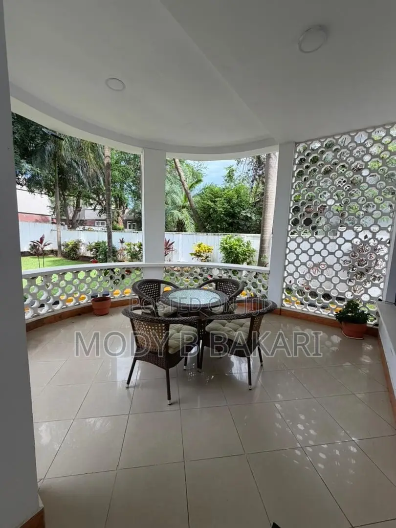 Furnished 4bdrm Villa in Oyster Bay for rent