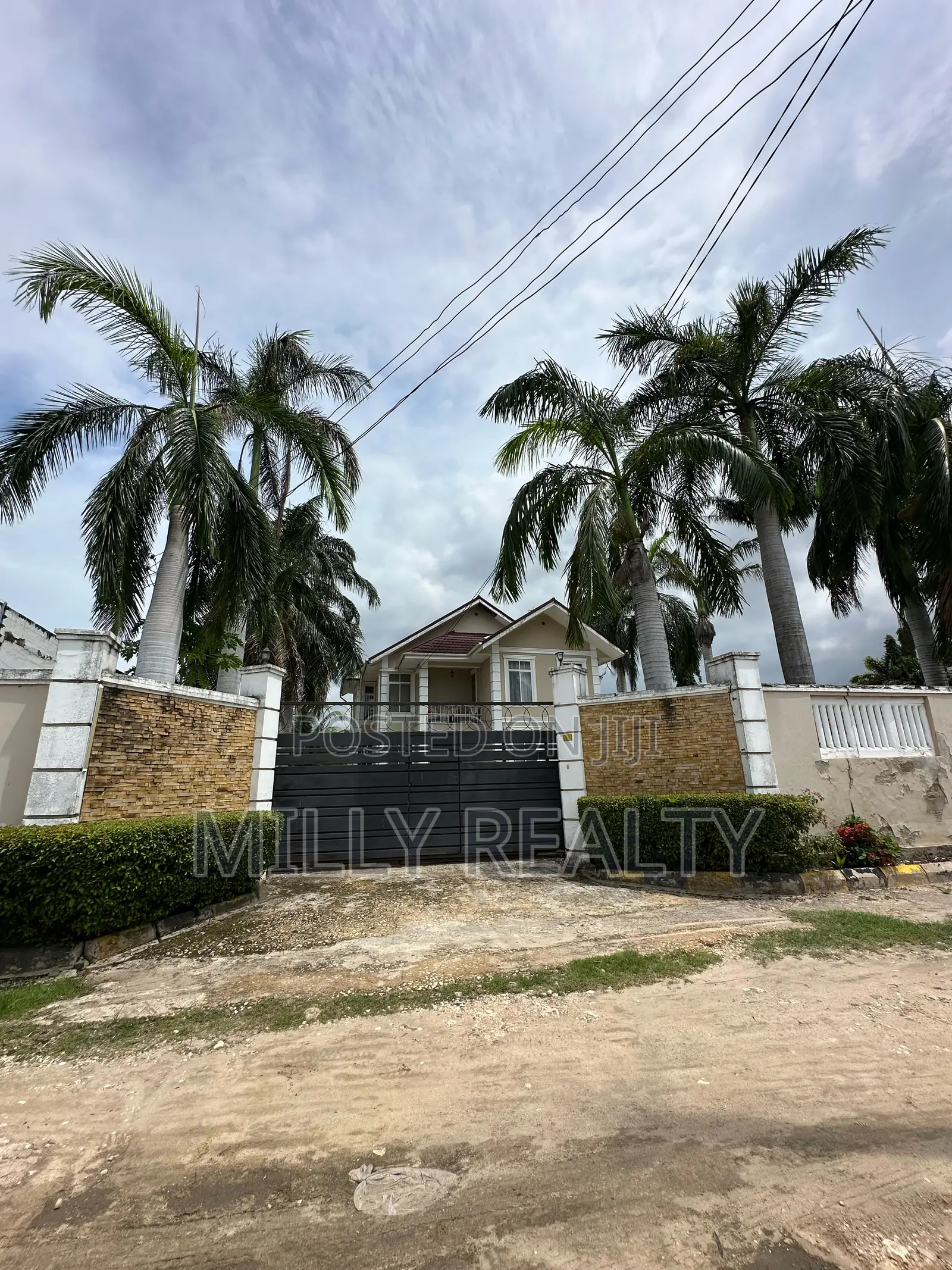 4bdrm House in Bahari Beach, Kunduchi for sale