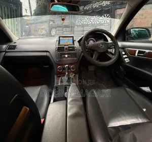 Mercedes-Benz C200 2008 Black