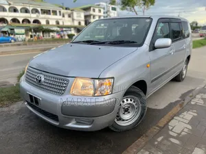 Toyota Succeed 2004 Silver
