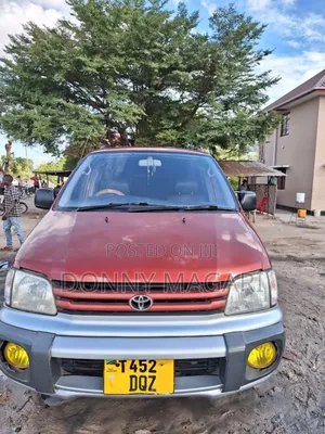 Toyota Noah 2.0 AWD (8 Seater) 2003 Red