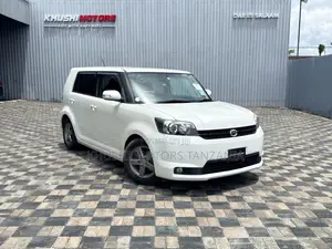 Toyota Corolla Rumion 2011 Pearl