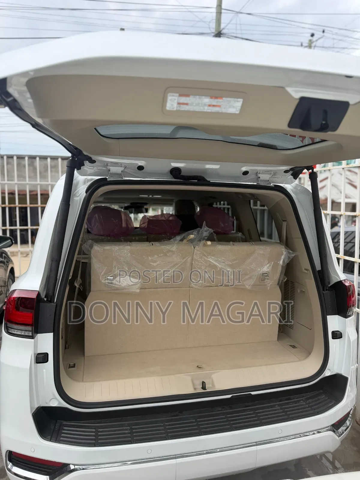 New Toyota Land Cruiser LC300 2025 White