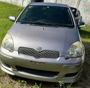 Toyota Vitz 2005 Silver