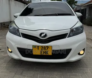Toyota Vitz 2012 White