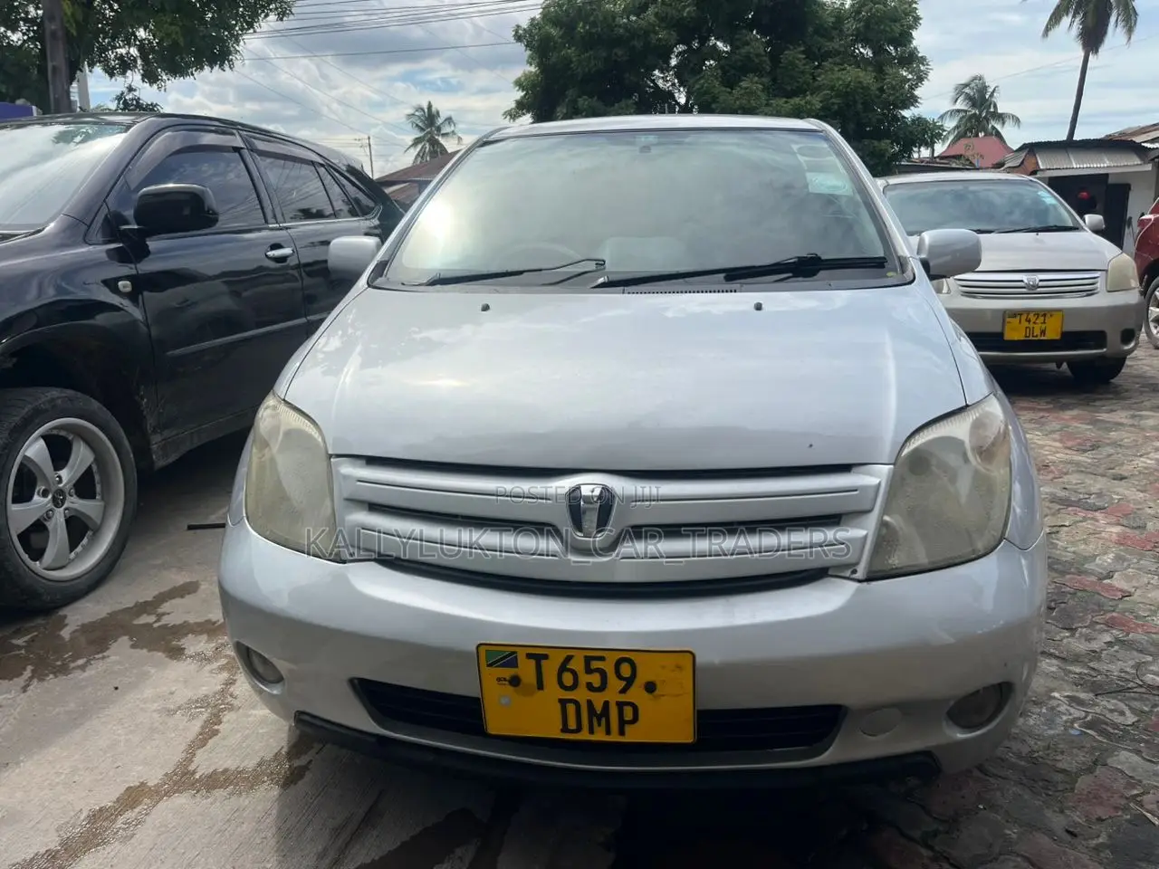 Toyota IST 2005 Silver