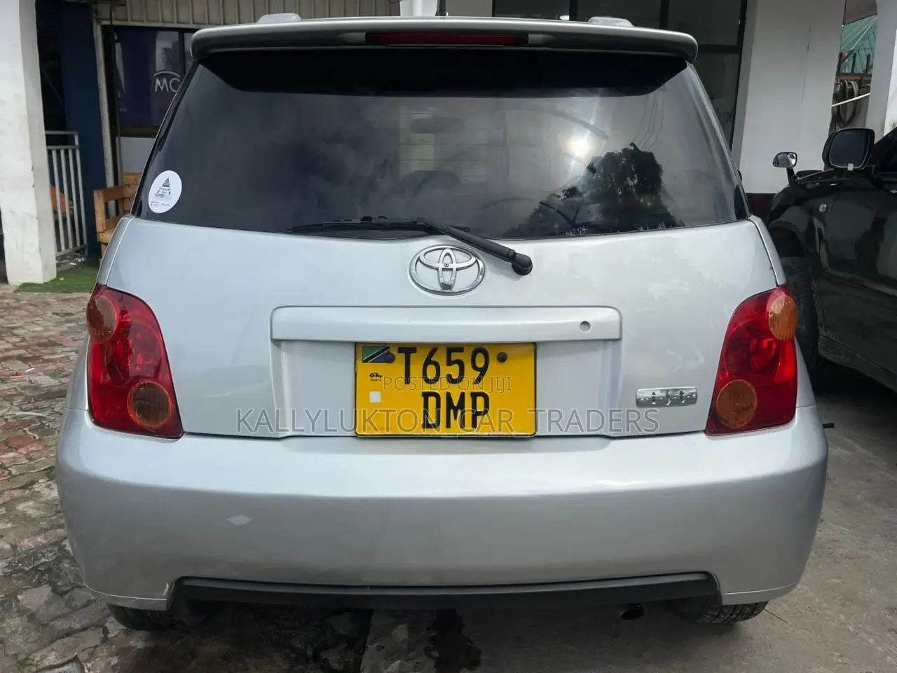 Toyota IST 2005 Silver