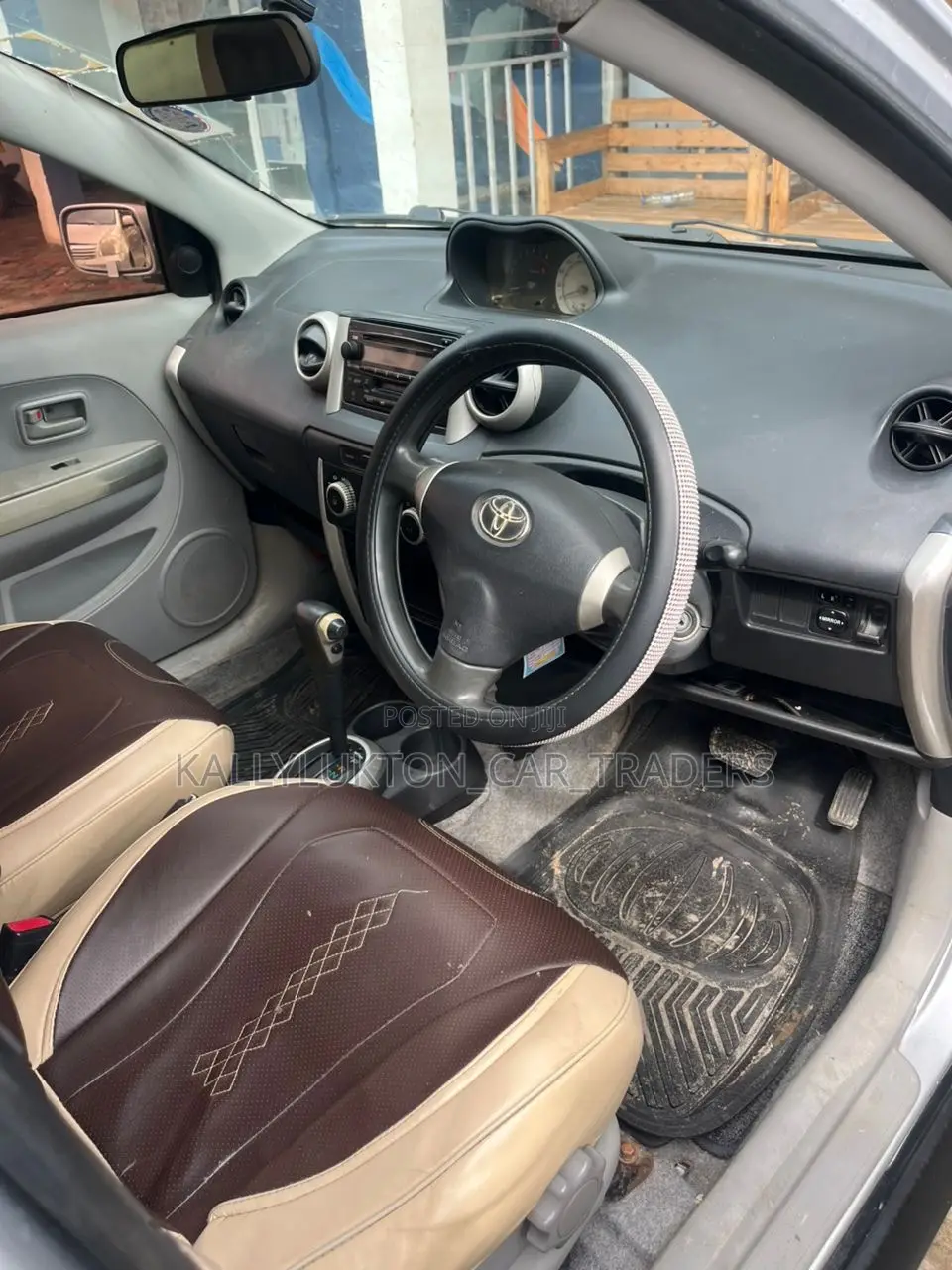 Toyota IST 2005 Silver