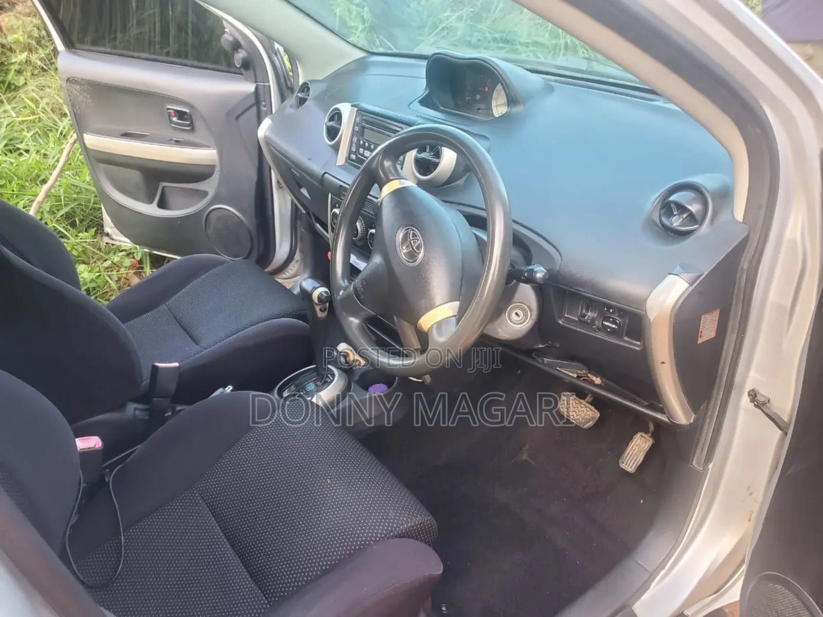 Toyota IST 2005 Silver