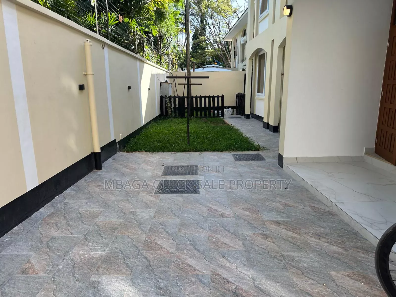 4bdrm Villa in Masaki for rent
