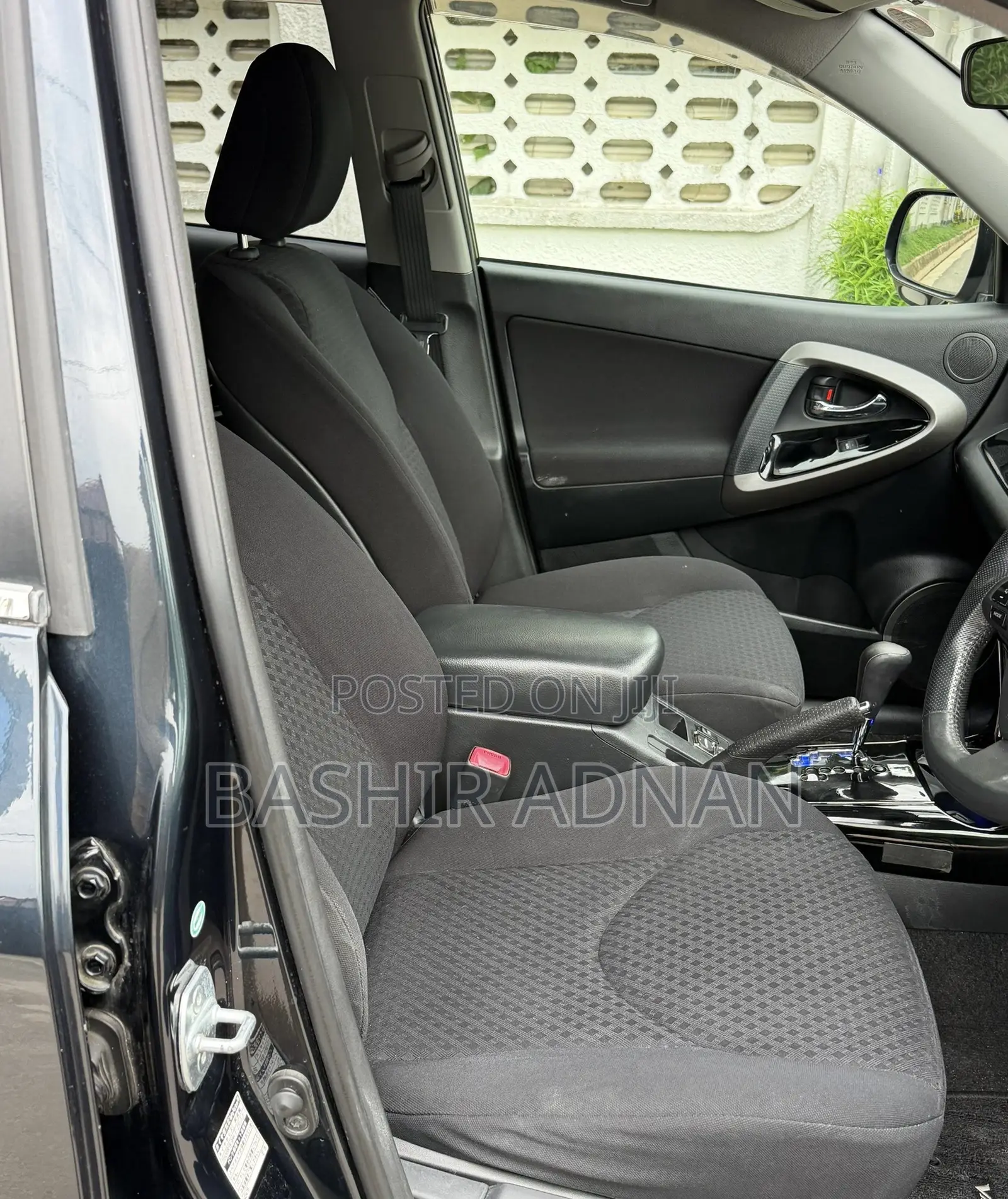 Toyota Vanguard 2011 Blue