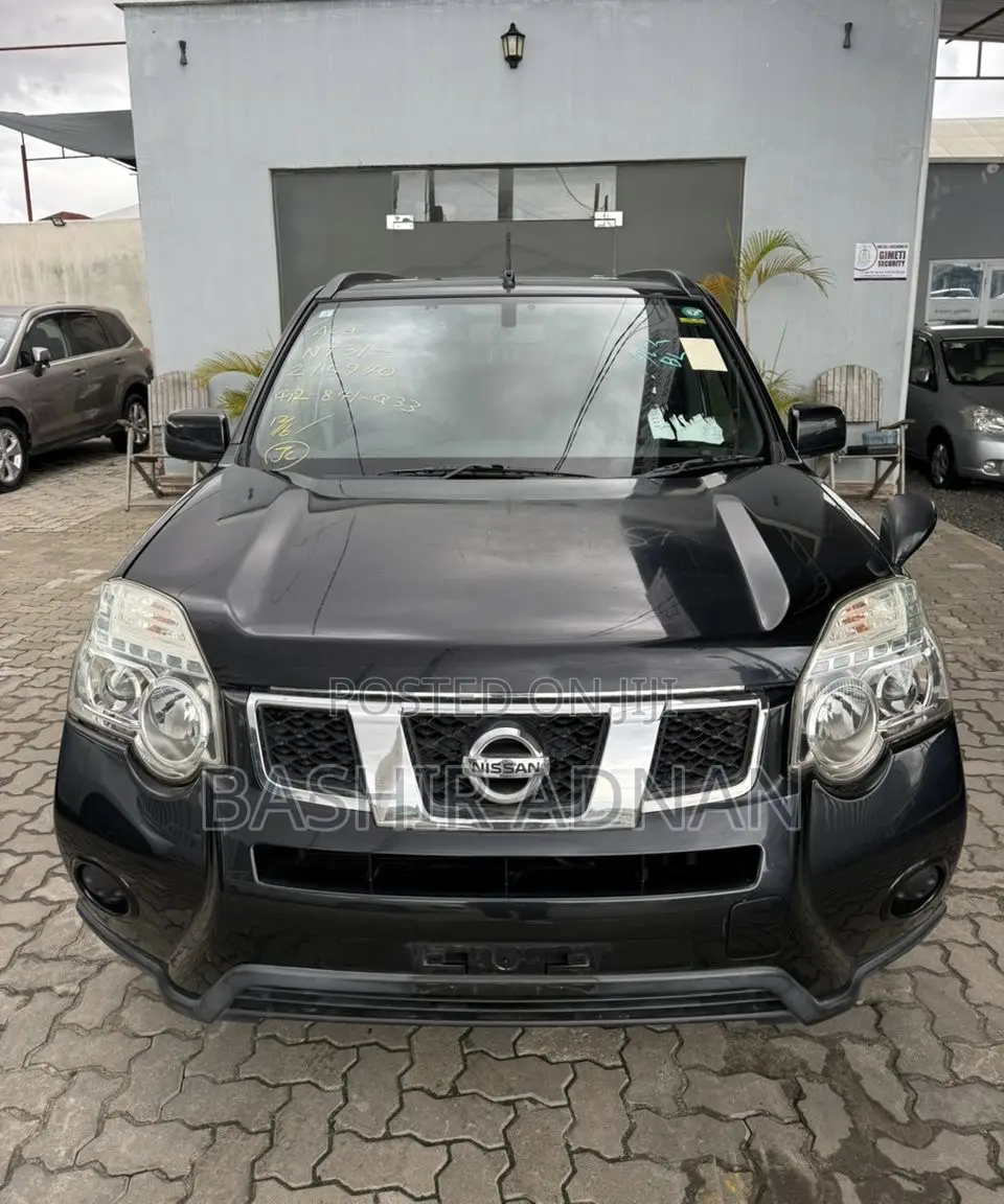Nissan X-Trail 2.0 Petrol XE 2012 Matt Black