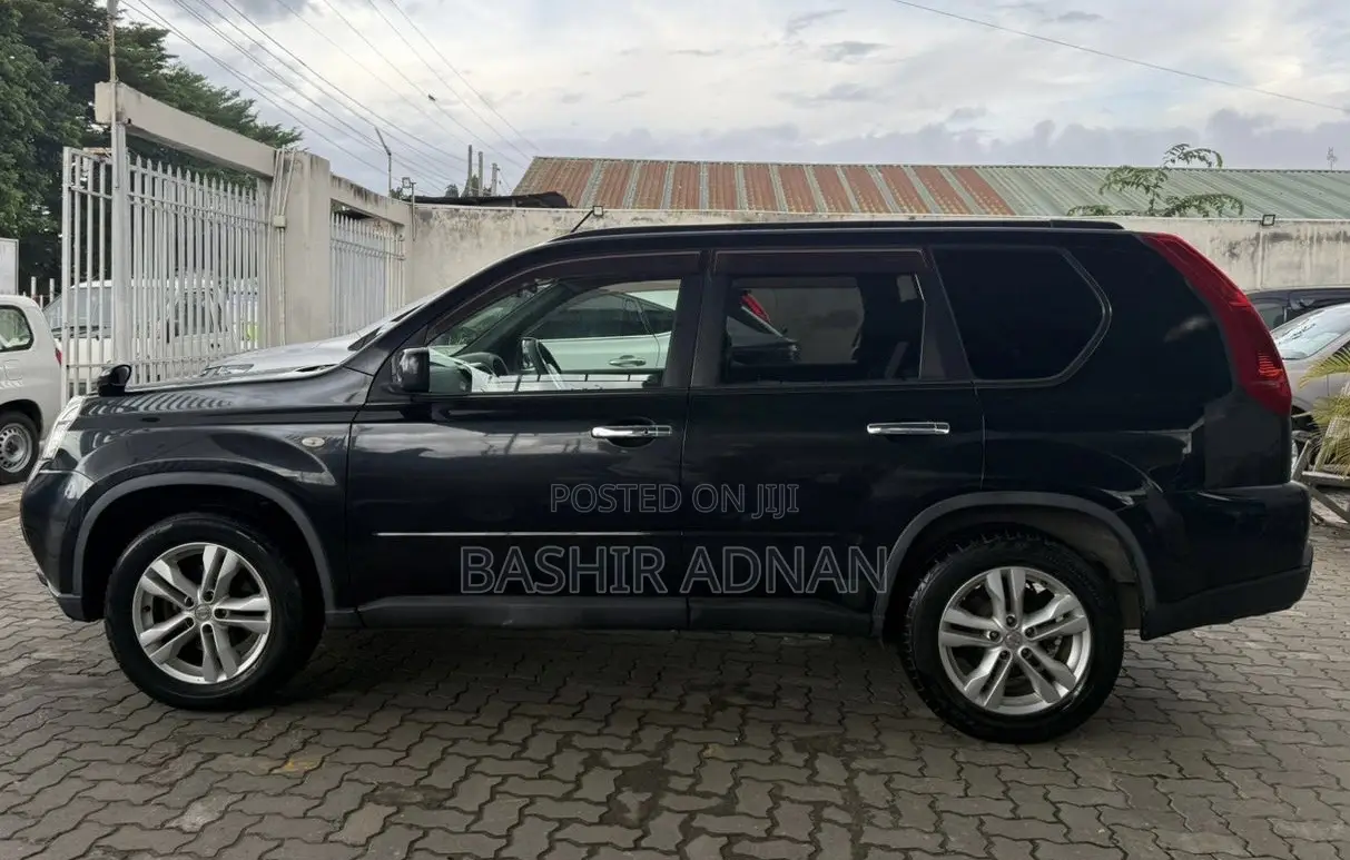 Nissan X-Trail 2.0 Petrol XE 2012 Matt Black