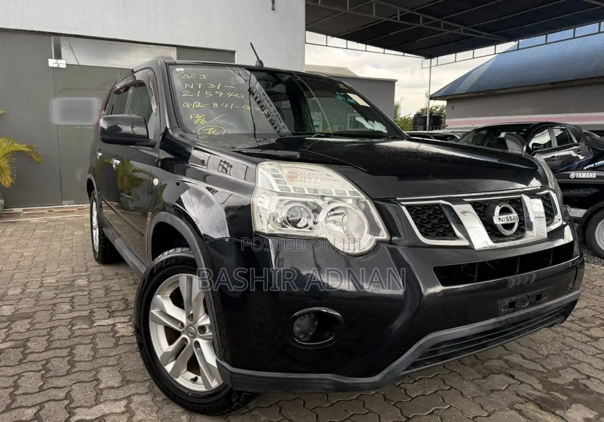 Nissan X-Trail 2.0 Petrol XE 2012 Matt Black