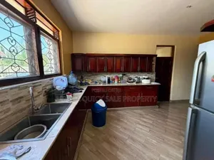 14bdrm House in Mikocheni for rent