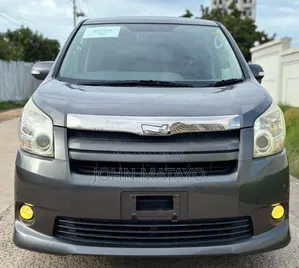 Toyota Noah 2007 Gray