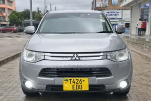 Mitsubishi Outlander 2014 Gray