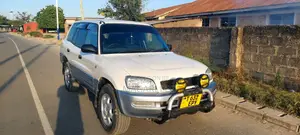 Toyota RAV4 1999 Pearl