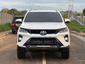 Toyota Fortuner 2025 White