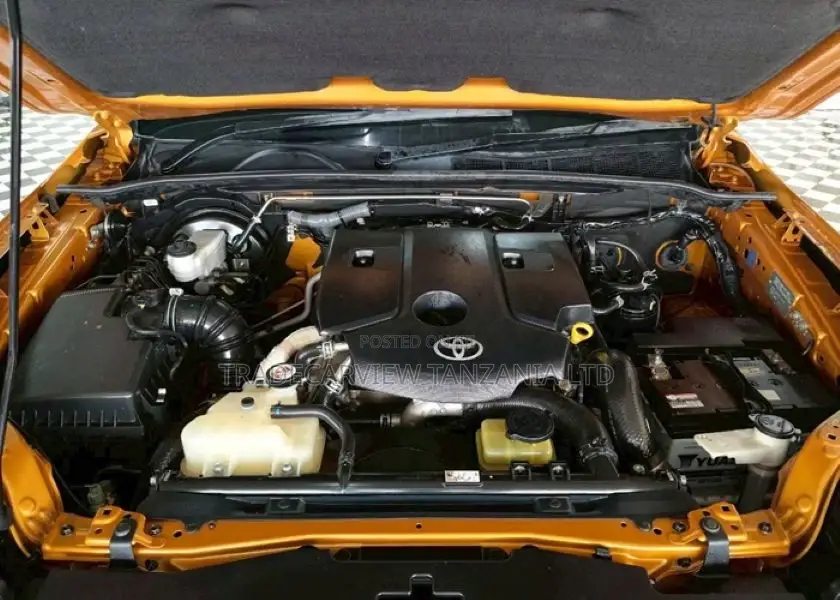 Toyota Hilux 2.8 Diesel 2020 Orange
