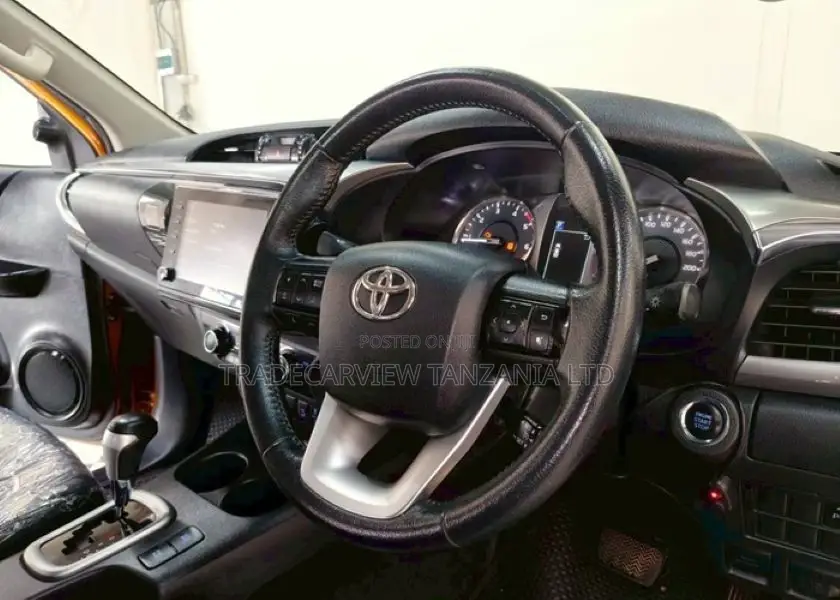 Toyota Hilux 2.8 Diesel 2020 Orange