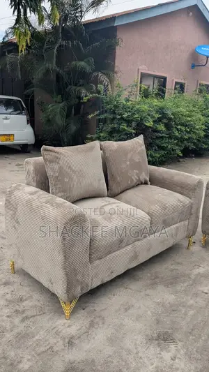 Sofa Kali Sana La Watu Wawili