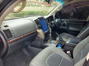 Toyota Land Cruiser 5.7 V8 2009 Black