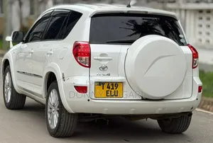 Toyota RAV4 2006 White