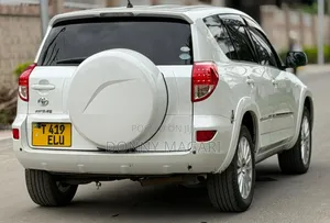 Toyota RAV4 2006 White