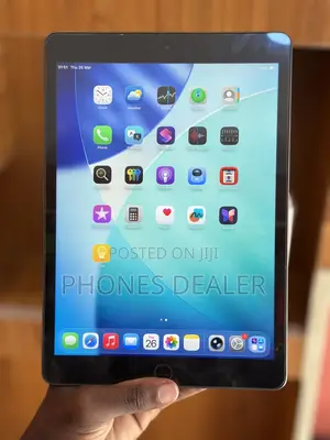 Apple iPad 9.7 64 GB Gray